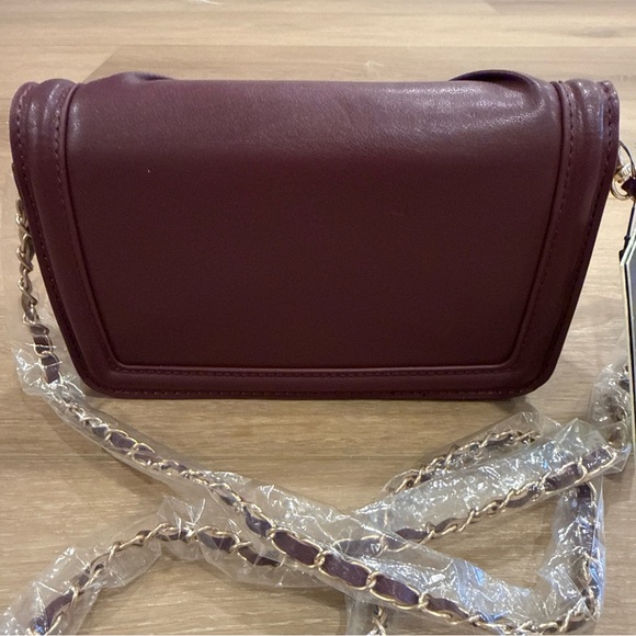 Badgley Mischka Small Pleated Crossbody Bag Vegan Leather Burgundy Plumb NWT - Picture 5 of 12